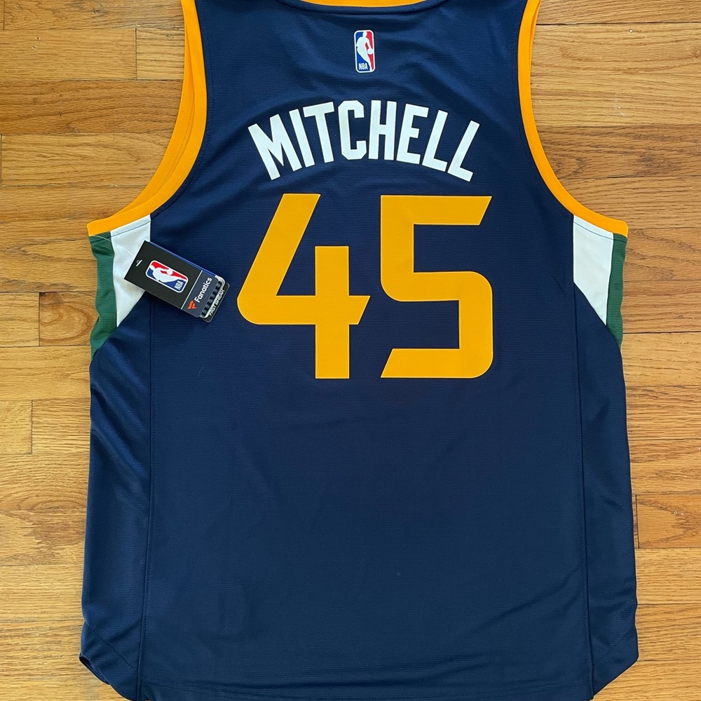 NWT DONOVAN MITCHELL UTAH JAZZ FANATICS (L) JERSEY